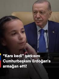 🔴 23 Nisan'da temsili olarak Kabine'de görev alan minik kız öğrenci "Kara  Kedi" şarkısını söyleyerek Cumhurbaşkanı Erdoğan'a armağan etti.