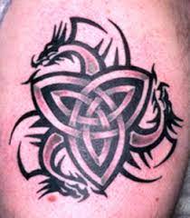 The symbolic meaning of celtic knots is not really clear, although some people attribute magical powers to the celtic trinity knot is a very simple, but powerful symbol and very suitable for a tattoo. Celtic Trinity Knot Tattoos Tattoos Designs Pictures