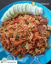 Bumbu pecel, sambal matah, taoge. Mie Goreng Balado Mary Memasak