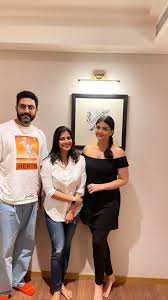 Born into a traditional south indian family, aishwarya started modeling at a young age. Dfazwow Kzo5mm