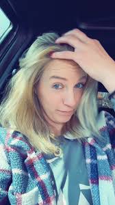 Yes please. 🥰♥️ #newhairwhodis #momtime #obsessed