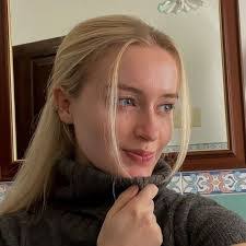 Natasha Hopper's Instagram, Twitter & Facebook