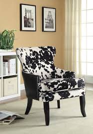 These Black Or White Color Tufted Back Chairs With Dark Brown Legs Can Be Your Living Room Accent Printed Accent Chairs Comfortable Accent Chairs Accent Chairs