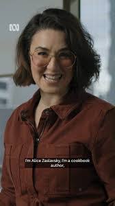 Dianne Bye's Instagram, Twitter & Facebook