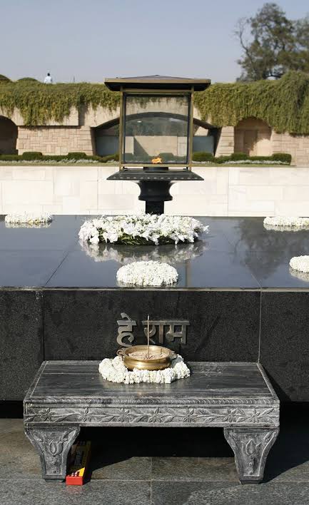 Gandhi Memorial at Raj Ghat, India | Mahatma gandhi grave, Where is mahatma gandhi buried, Memorial