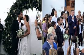 Άκρως συγκινημένη η χριστίνα μπόμπα. Karagkiozilikia Ston Gamo Tanimanidh Mpompa H Paroysia Poy E3orgise To Zeygari Besdes Gr