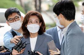 개요 편집 대한민국의 前 아나운서. ë‚˜ê²½ì› ì¶œìƒì¦ëª…ì„œ ê°€ ì•„ë‹ˆë¼ ì™œ ì†Œê²¬ì„œ ë¥¼ ë„¤í‹°ì¦Œ ì˜ë¬¸ ì¦í­