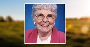 Faye Mcarthur's Instagram, Twitter & Facebook