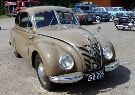 Auto oli etuvetoinen ja moottorina on kolmisylinterinen kaksitahtimoottori. Ifa F9 1950 Auta5p Id 7026 Ger