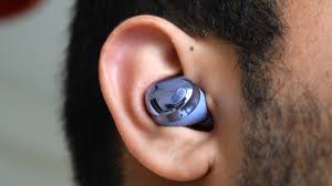 When you're connected to your samsung phone, you can control your galaxy buds pro without lifting a finger. Samsung Galaxy Buds Pro Review Plays It Smart