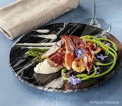 Medaillon De Homard Roti Et Creme D Ail Rose Du Tarn Recette Gastronomie Ail Rose Recette De Chef