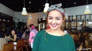 Aleandra jovanka, yang merupakan anak sulung dari lukman hidayat aindra dan latifa terpaksa menikah. Penyesalan Joanna Alexandra Mengingat Kenakalan Bersama Suami