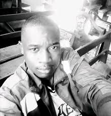 What does it mean to dream of removing dirt from eyes?