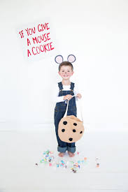 These darling stories show mouse, pig, cat, moose, dog, and their human friends following their imaginations into all kinds of funny circumstances. If You Give A Mouse A Cookie Costumes