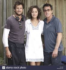 Canet kariyerine tiyatro ve televizyonda başlayıp daha sonra sinemaya geçti. Original Film Title Les Petits Mouchoirs English Title Les Petits Mouchoirs Film Director Guillaume Canet Year 2010 Stars Marion Cotillard Credit Les Productions Du Tresor Album Stock Photo Alamy
