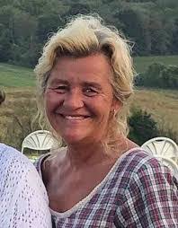 Ann Herald's Instagram, Twitter & Facebook