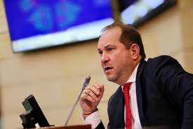 El presidente del senado, josé luis dalmau, anunció quiénes estarán a cargo de las comisiones del cuerpo en este nuevo cuatrienio y entre los cuales incluyó a senadores y senadoras de. Presidente Del Senado Lidio Garcia Decide Aplazar Sesiones Hasta El Proximo 13 De Abril