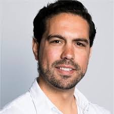 Fern Fitzpatrick's Instagram, Twitter & Facebook