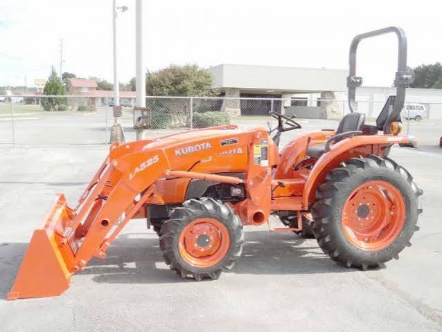Kubota L3901-HST Tractor