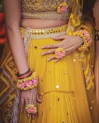 Where To Shop Floral Jewellery In Delhi Frugal2fab Bridal Dress Fashion Floral Jewellery Wedding Flower Jewelry