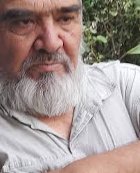 Хушомадгӯӣ дард аст ё хислат ? Ҳар чӣ набошад , ба адиб намезебад!