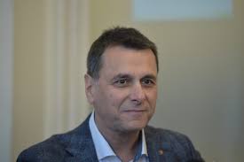 Bogdan stanoevici este actorul care a cucerit câteva generaţii prin farmecul său! Lvg7d0vte9ic M