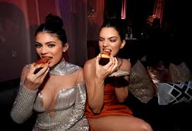 Perhaps kylie and kendall jenner get overlooked by kardashian fanatics due to their lineage, but the jenner sisters deserve just as much attention. Kylie Jenner Has Dinner With Kendall Jenner And Kourtney Kardashian Kylie Jenner Has Dinner With Her Sisters Almost Two Months After Giving Birth