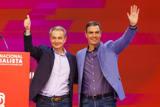Sánchez encumbra a Zapatero como un "activo de máxima relevancia" para el PSOE | España