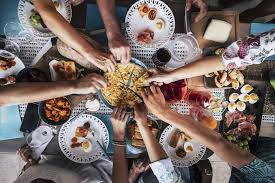 Be sure to watch at the end for a quick slide show of some pictures fro. Food That People Eat For Dinner Around The World