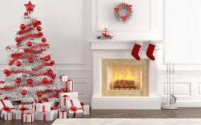 Guirlande sapin extérieur saupoudrée de fausse neige et enjolivée de grandes boules de noël. 1001 Modeles De Sapin Rouge Et Blanc A Admirer Ou Realiser Soi Meme