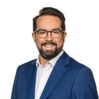 Amanda Dryden's Instagram, Twitter & Facebook