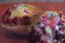 Recette De Muffins Aux Fruits Rouges Et Au Chocolat Blanc Recette Recette Entremet Recette Muffin Alimentation