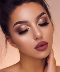 Make Up Trends 2019 Idees Gia To Nyfiko Soy Makigiaz Makigiaz Nyfh Pink Lipstick Makeup Brunette Makeup Smokey Eye Makeup Look