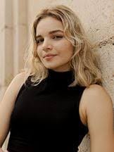 Hannah Mackay's Instagram, Twitter & Facebook