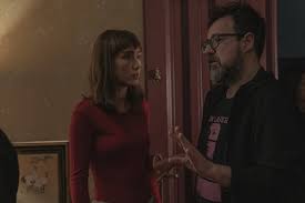 Frank trata de ignorar la temporada de vacaciones navideñas, pero la cadena planea una adaptación en vivo de un cuento de navidad de charles dickens. Fin De Rodaje De La Abuela Pelicula De Terror De Paco Plaza Con Guion De Carlos Vermut El Blog De Cine Espanol
