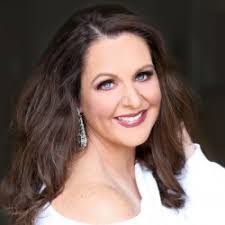 Rochelle Henry's Instagram, Twitter & Facebook