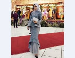 Harga kebaya modern ini ada di kisaran rp. Model Kebaya Modern Lainnya Abu Abu Duyung Model Baju Wanita Model Pakaian Wanita