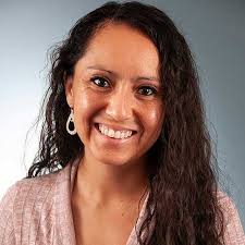 Dena Hays's Instagram, Twitter & Facebook