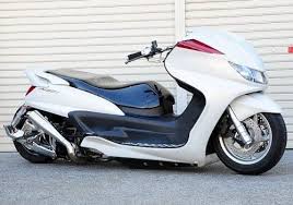 ヤマハ グランドマジェスティ プロが造るカスタム バイクブロス マガジンズ ビックスクーター ビッグスクーター カスタムバイク