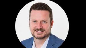 Gentle reminder, this you don't want to miss if you're looking to use  #Fabric and don't want to pay for full capacity, this session will show you  how to pause and resume #