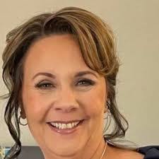 Rebecca Hendren's Instagram, Twitter & Facebook