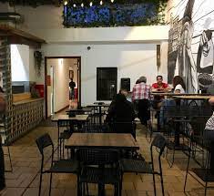 Restaurante especializado en carnes asadas, ahumados, arroces y cocina de mercado. Fumiferro La Nueva Apuesta Especializada En Brasas Del Cabanal Valencia Happy