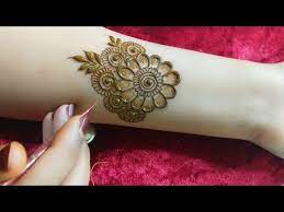An arabic henna design and that too beautified further with peacock motifs? Very Beautiful Latest Floral Arabic Henna Mehndi Design For Front Hand Tais Henna Tehseens Henna Youtube