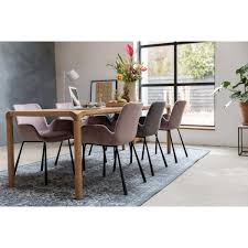 Orb se range dans nos incontournables du moment ! Chaise Avec Accoudoirs En Velours Zuiver
