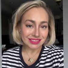 Angela Rice (@angelasthread) • Instagram photos and videos