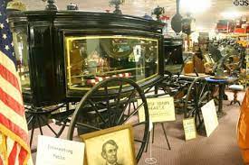 Hearse 1860 Believed To Have Been Used In Abraham Lincoln S Funeral At Tallahassee Antique Car Museum Tallahassee Fl Hearse Car Museum Antique Cars