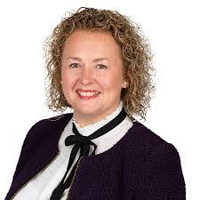 Cherie Lovell's Instagram, Twitter & Facebook