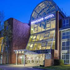 In ruhiger lage, direkt vor den toren düsseldorfs, liegt das elegante park inn hotel düsseldorf/kaarst. Mercure Hotel Dusseldorf Kaarst Koenigsberger Strasse 20