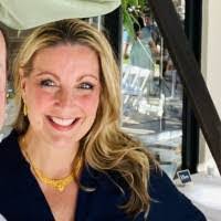 Sarah Weik's Instagram, Twitter & Facebook