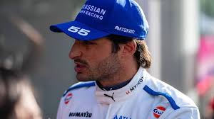 📰: After Doohan's crash in Suzuka, Carlos Sainz calls for automatic DRS  deactivation to boost safety. George Russell disagrees: “It's our  responsibility, part of the job.” Sharp split within the GPDA. ℹ️: